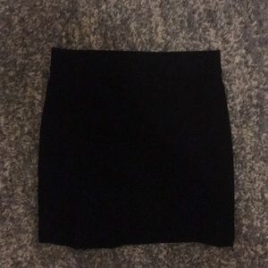 Black basic h&m skirt, size small